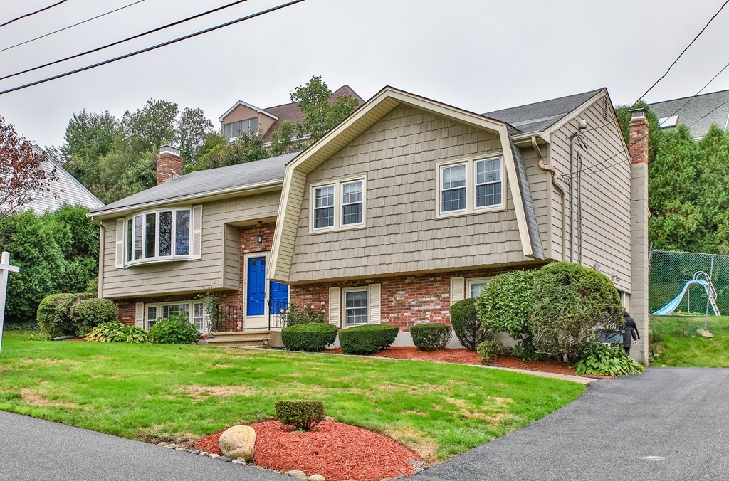 27 Gardiner Road Quincy, MA 02169 - Photo 1 of 16 Gallery Image 1