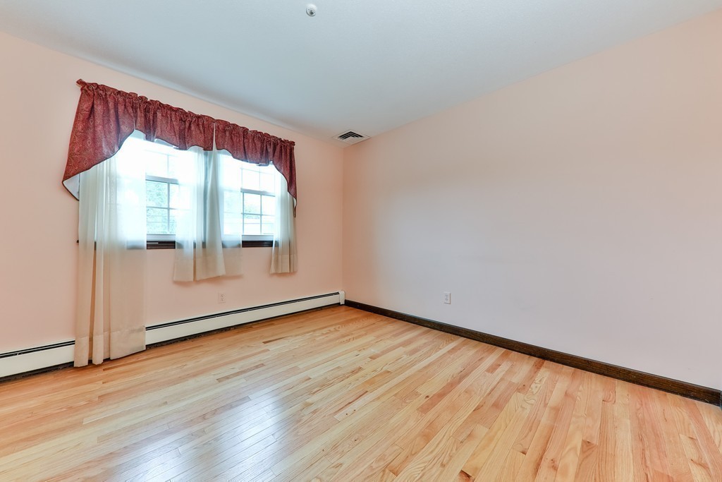 27 Gardiner Road Quincy, MA 02169 - Photo 12 of 16 Gallery Image 12
