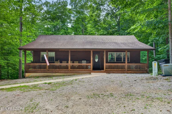 $339,000 | 510 Tuscarora Circle, Byrdstown, TN 38549