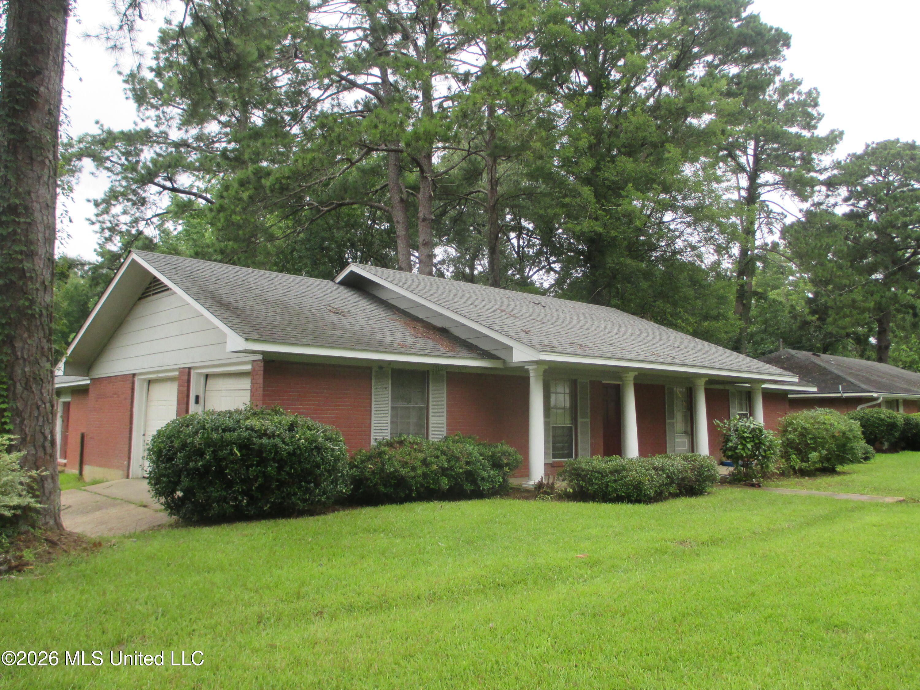 2261 Sloane Street Jackson, MS 39204 - Photo 3 of 11 IMG_2604