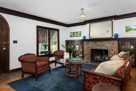 $1,595,000 | 1045 New York Drive, Altadena, CA 91001