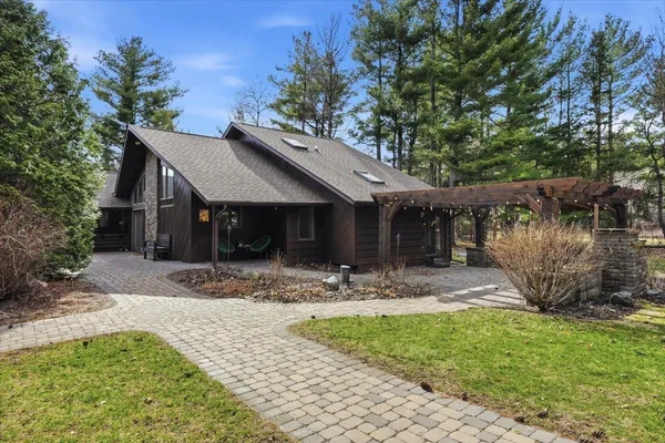 $389,900 | 2124 12 1/4 Avenue, Cameron, WI 54822