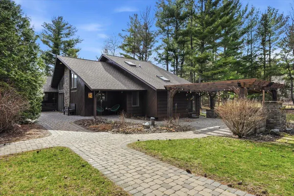 $389,900 | 2124 12 1/4 Avenue, Cameron, WI 54822