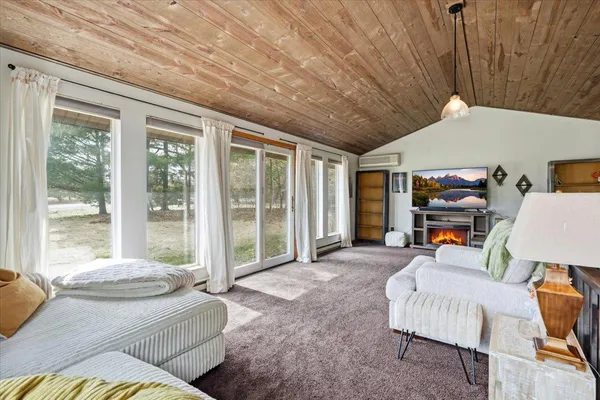 $389,900 | 2124 12 1/4 Avenue, Cameron, WI 54822