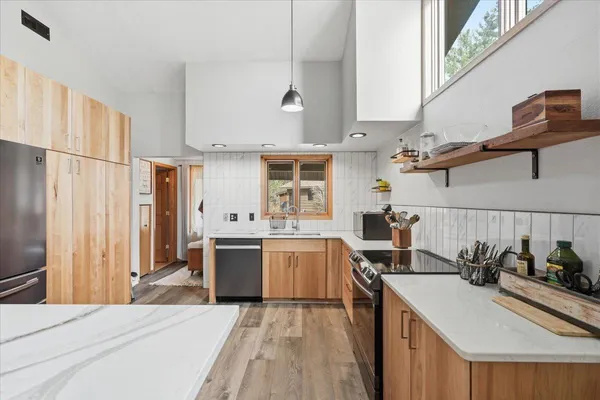 $389,900 | 2124 12 1/4 Avenue, Cameron, WI 54822