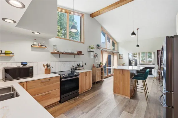 $389,900 | 2124 12 1/4 Avenue, Cameron, WI 54822
