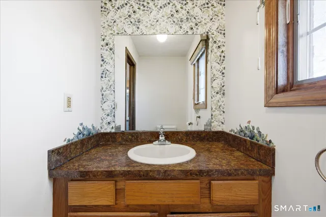 $459,000 | 17 Inchcliffe Drive, Ledyard, CT 06335