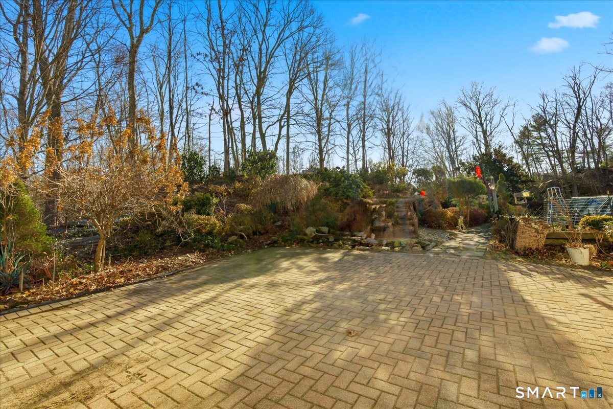 17 Inchcliffe Drive Ledyard, CT 06335 - Photo 31 of 40 a view of outdoor space and yard