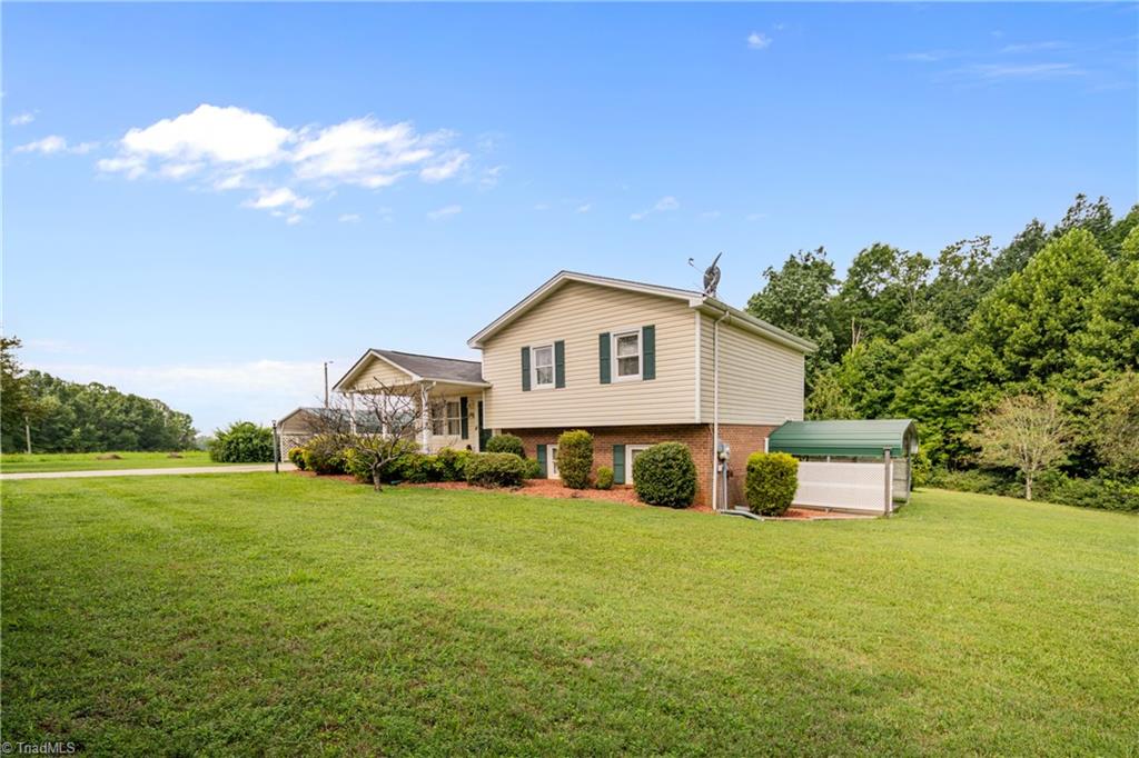 205 Snody Road Mount Airy, NC 27030 - Photo 35 of 50 Large side and back yard