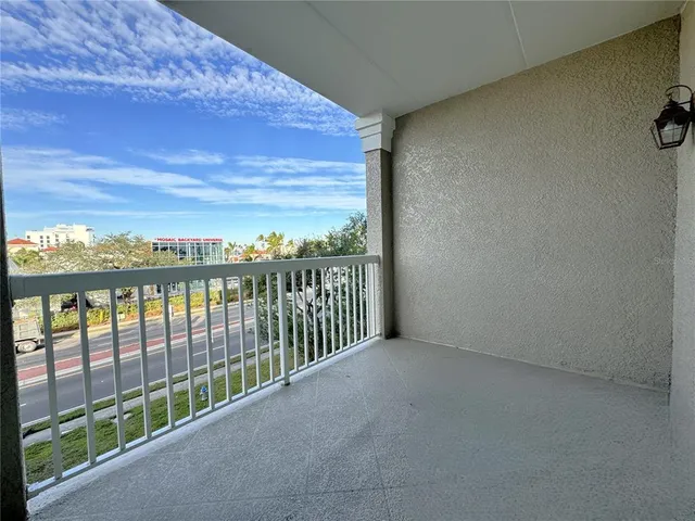 $2,100 | 808 3rd Avenue West, Unit 301, Bradenton, FL 34205