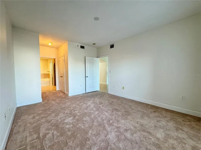 $2,100 | 808 3rd Avenue West, Unit 301, Bradenton, FL 34205