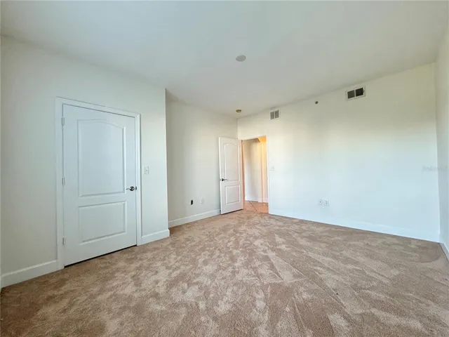 $2,100 | 808 3rd Avenue West, Unit 301, Bradenton, FL 34205