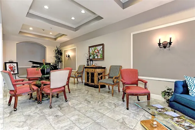 $2,100 | 808 3rd Avenue West, Unit 301, Bradenton, FL 34205