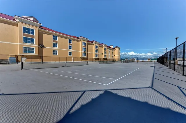 $2,100 | 808 3rd Avenue West, Unit 301, Bradenton, FL 34205