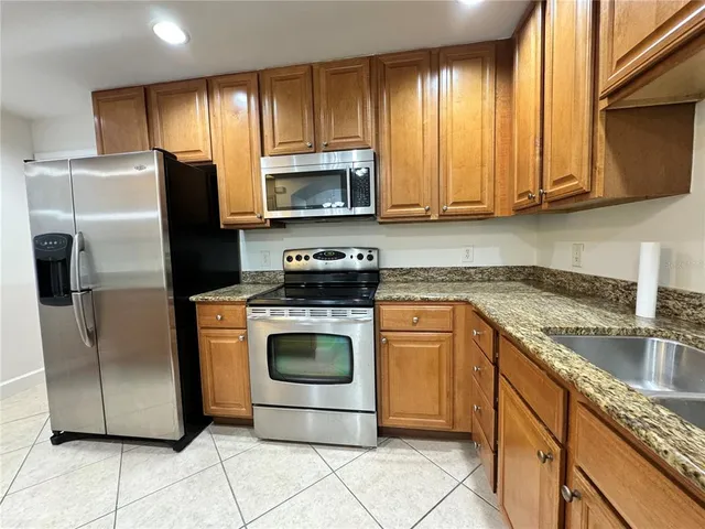 $2,100 | 808 3rd Avenue West, Unit 301, Bradenton, FL 34205