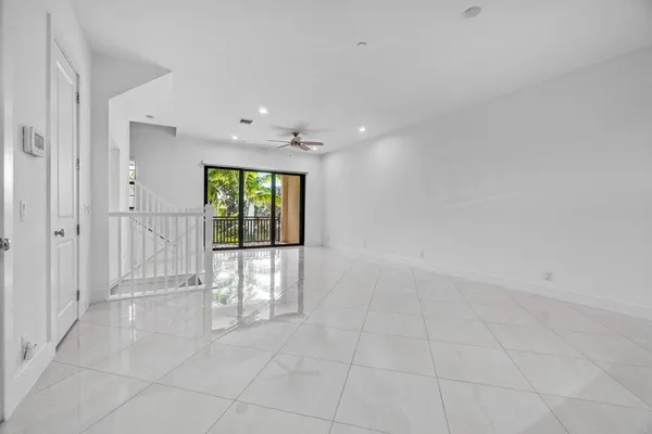 $5,600 | 7115 Edison Place, Palm Beach Gardens, FL 33418