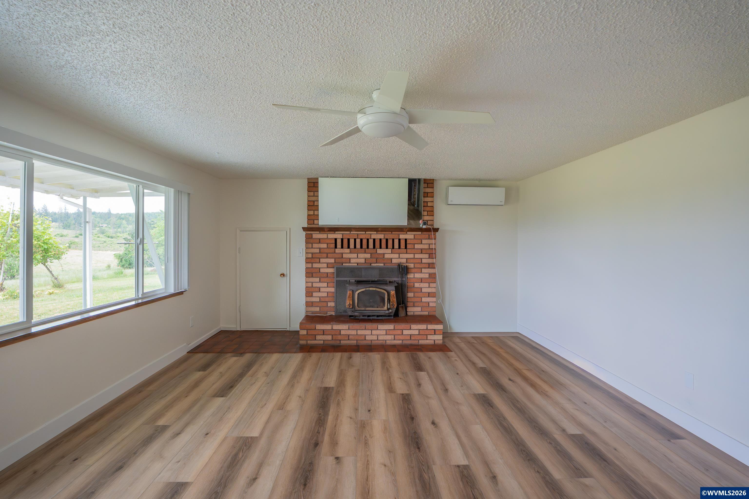40025 Crestview Lane Lebanon, OR 97355 - Photo 12 of 39
