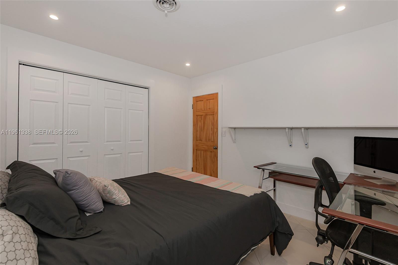 4121 Southwest 3rd Street Plantation, FL 33317 - Photo 15 of 45