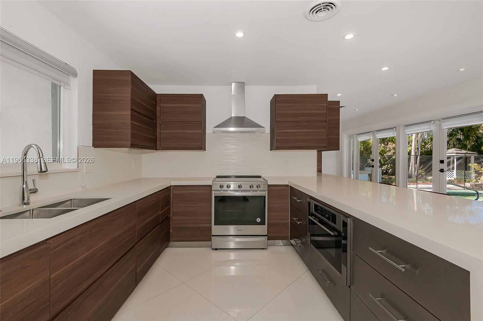 4121 Southwest 3rd Street Plantation, FL 33317 - Photo 29 of 45