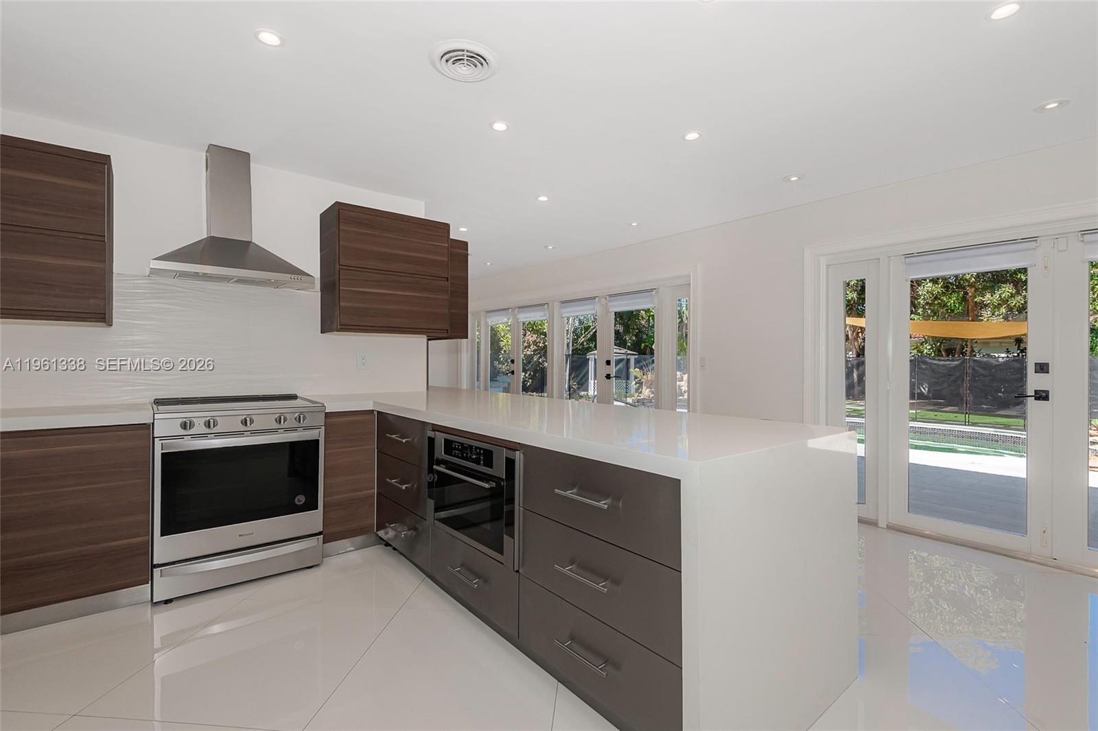 4121 Southwest 3rd Street Plantation, FL 33317 - Photo 30 of 45