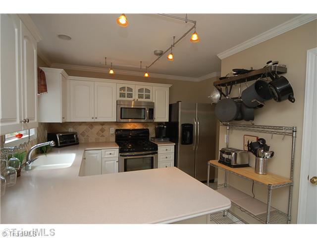 7505 Bartonshire Court Oak Ridge, NC 27310 - Photo 7 of 16 Kitchen.