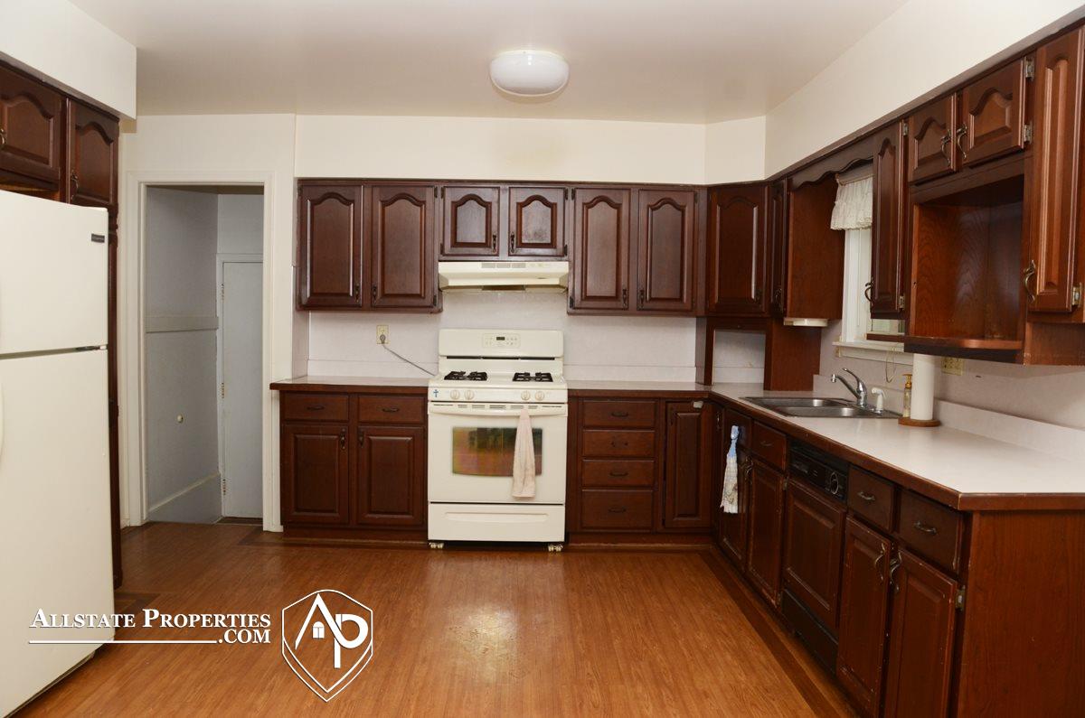 7174 Johnson Road Flushing, MI 48433 - Photo 5 of 20 31379762-4.JPG