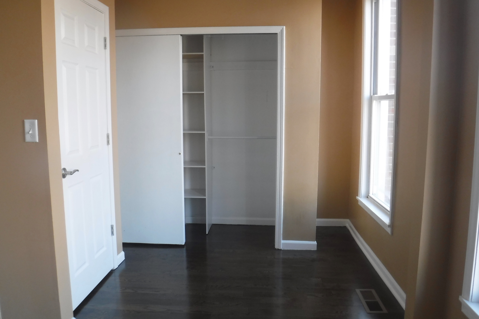 2925 West Walnut Street Chicago, IL 60612 - Photo 13 of 24