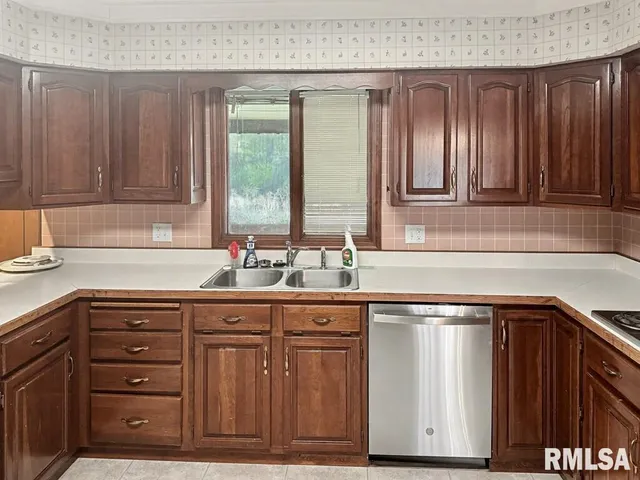 $289,900 | 508 East Forest Drive, Herrin, IL 62948