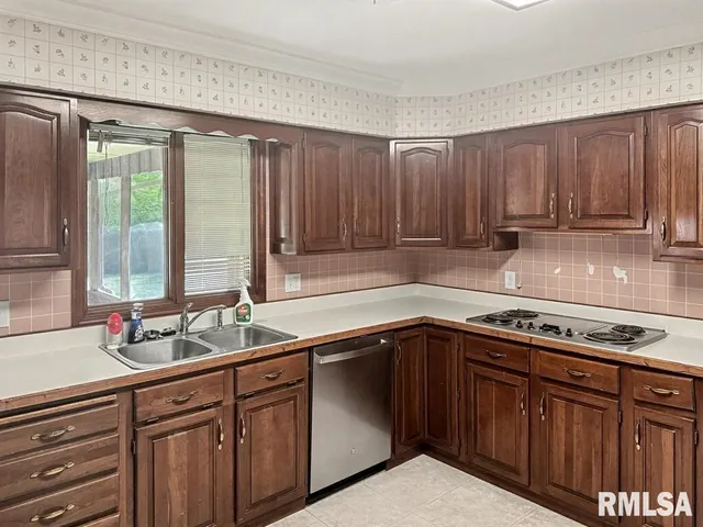 $289,900 | 508 East Forest Drive, Herrin, IL 62948