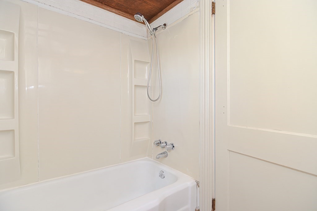 476 Old County Road Westport, MA 02790 - Photo 20 of 39 Gallery Image 20
