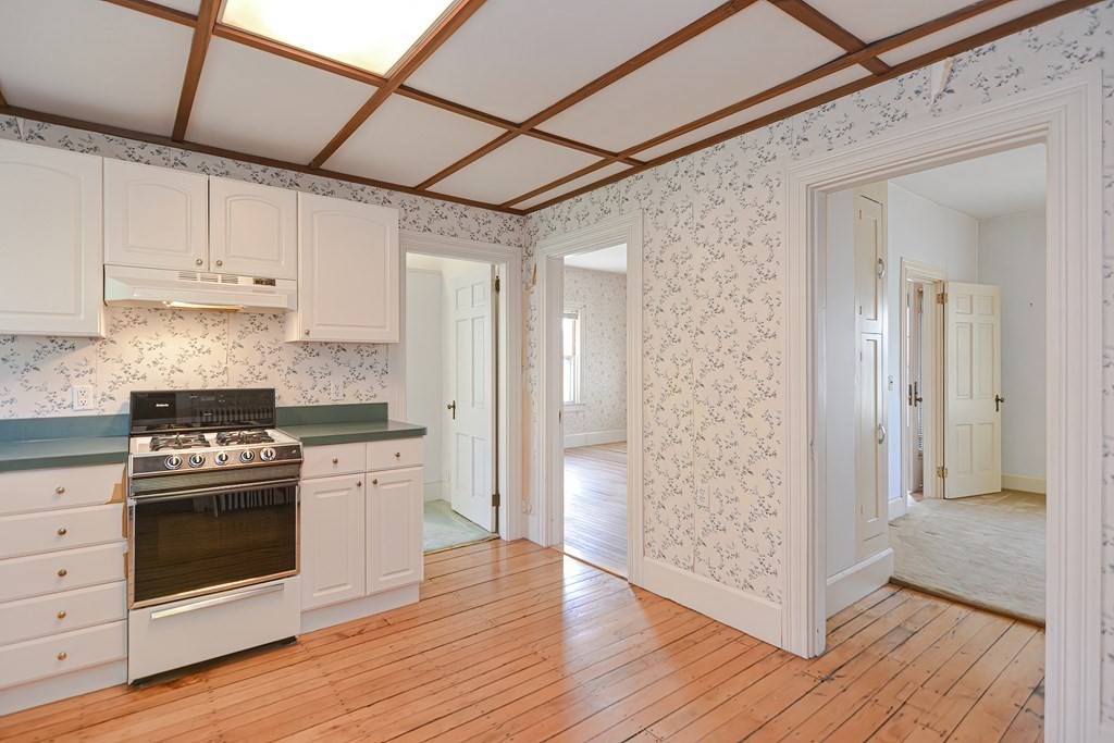 476 Old County Road Westport, MA 02790 - Photo 9 of 39 Gallery Image 9