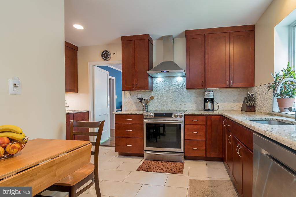 5001 Glenbrook Road Northwest Washington, DC 20016 - Photo 17 of 59