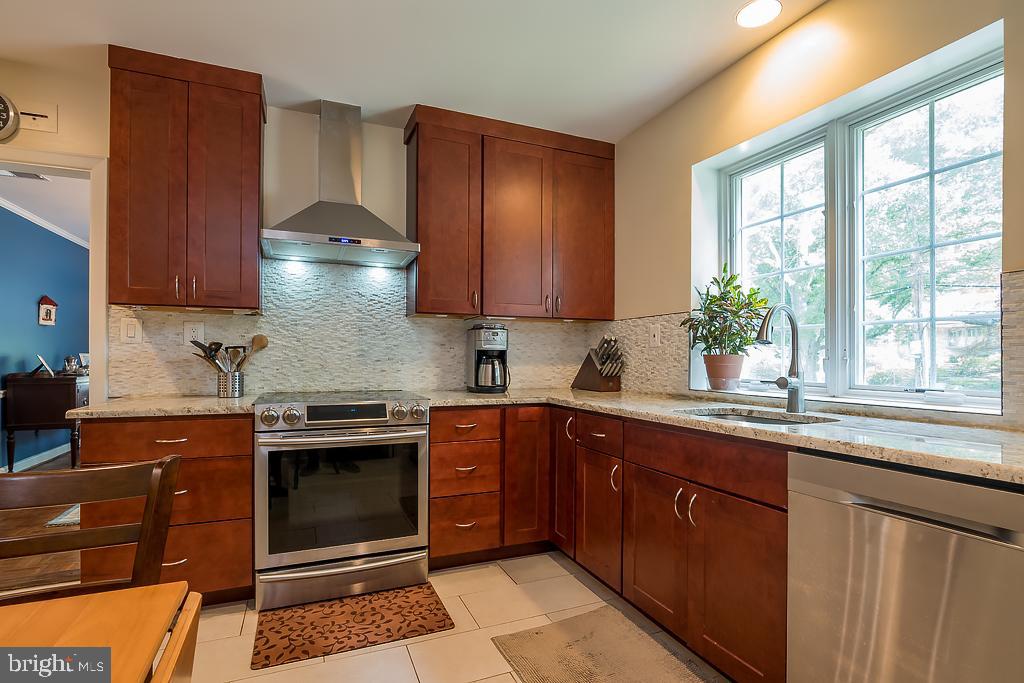 5001 Glenbrook Road Northwest Washington, DC 20016 - Photo 18 of 59