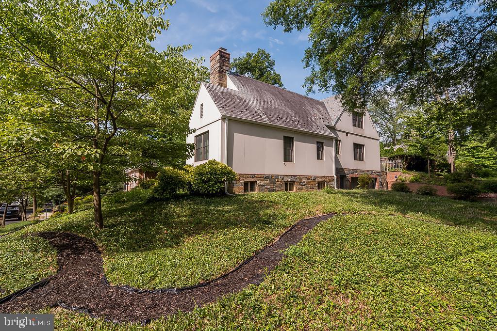 5001 Glenbrook Road Northwest Washington, DC 20016 - Photo 3 of 59