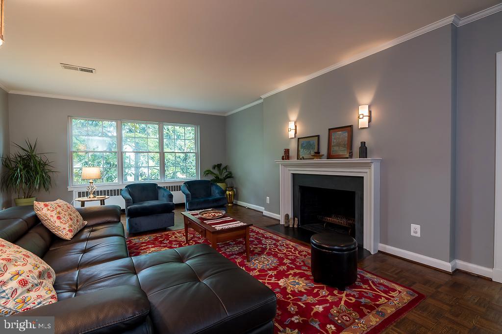 5001 Glenbrook Road Northwest Washington, DC 20016 - Photo 8 of 59