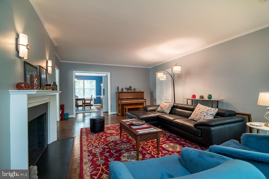 5001 Glenbrook Road Northwest Washington, DC 20016 - Photo 10 of 59