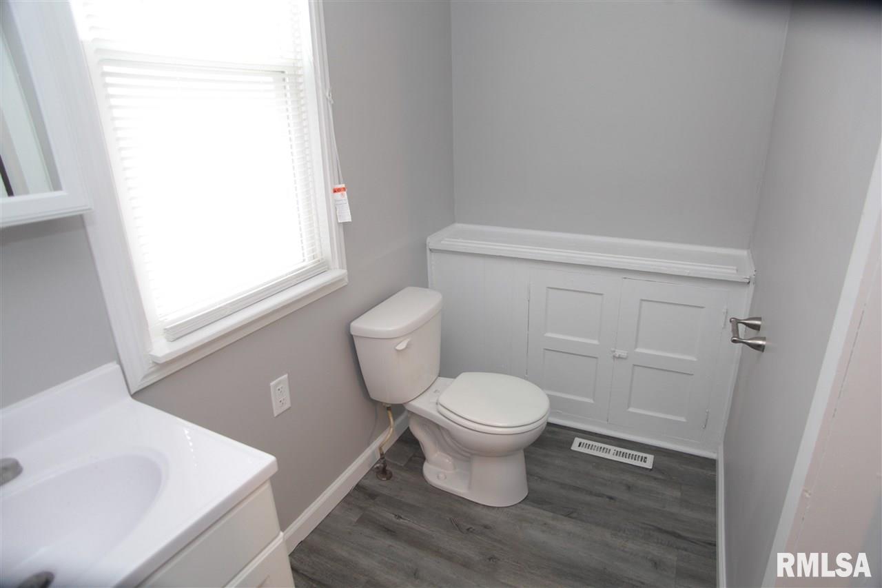 1409 Ripley Street Davenport, IA 52803 - Photo 12 of 14 Gallery Image 12
