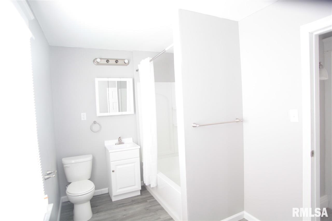 1409 Ripley Street Davenport, IA 52803 - Photo 5 of 14 Gallery Image 5