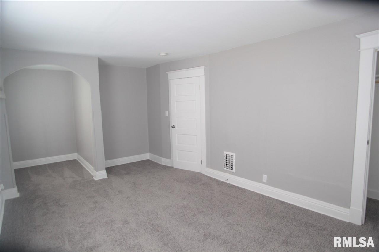 1409 Ripley Street Davenport, IA 52803 - Photo 8 of 14 Gallery Image 8