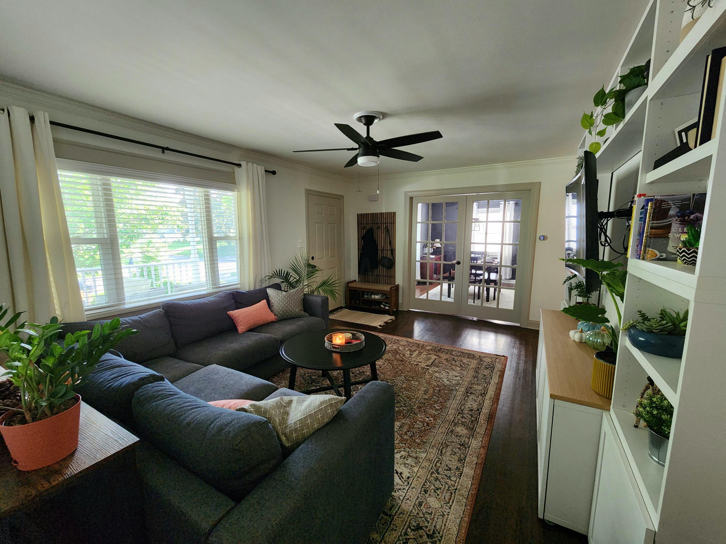 530 Blenheim Road Columbus, OH 43214 - Photo 10 of 51 Living Room (2)