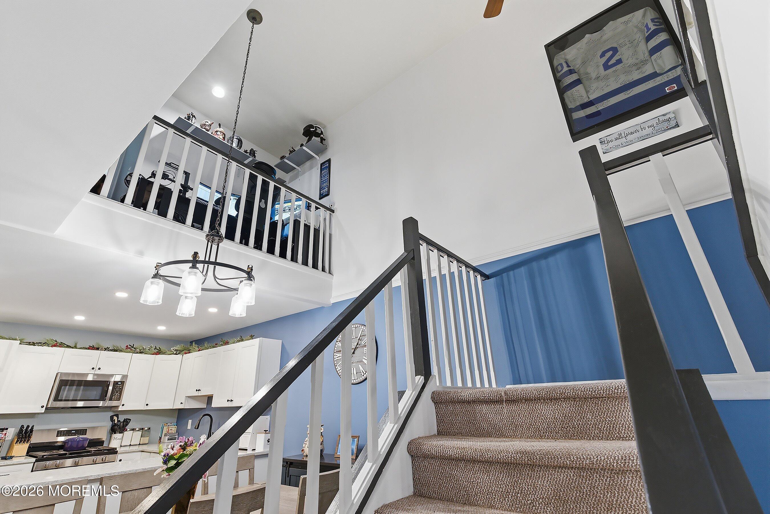 40 Lexington Circle Matawan, NJ 07747 - Photo 17 of 27 stairs