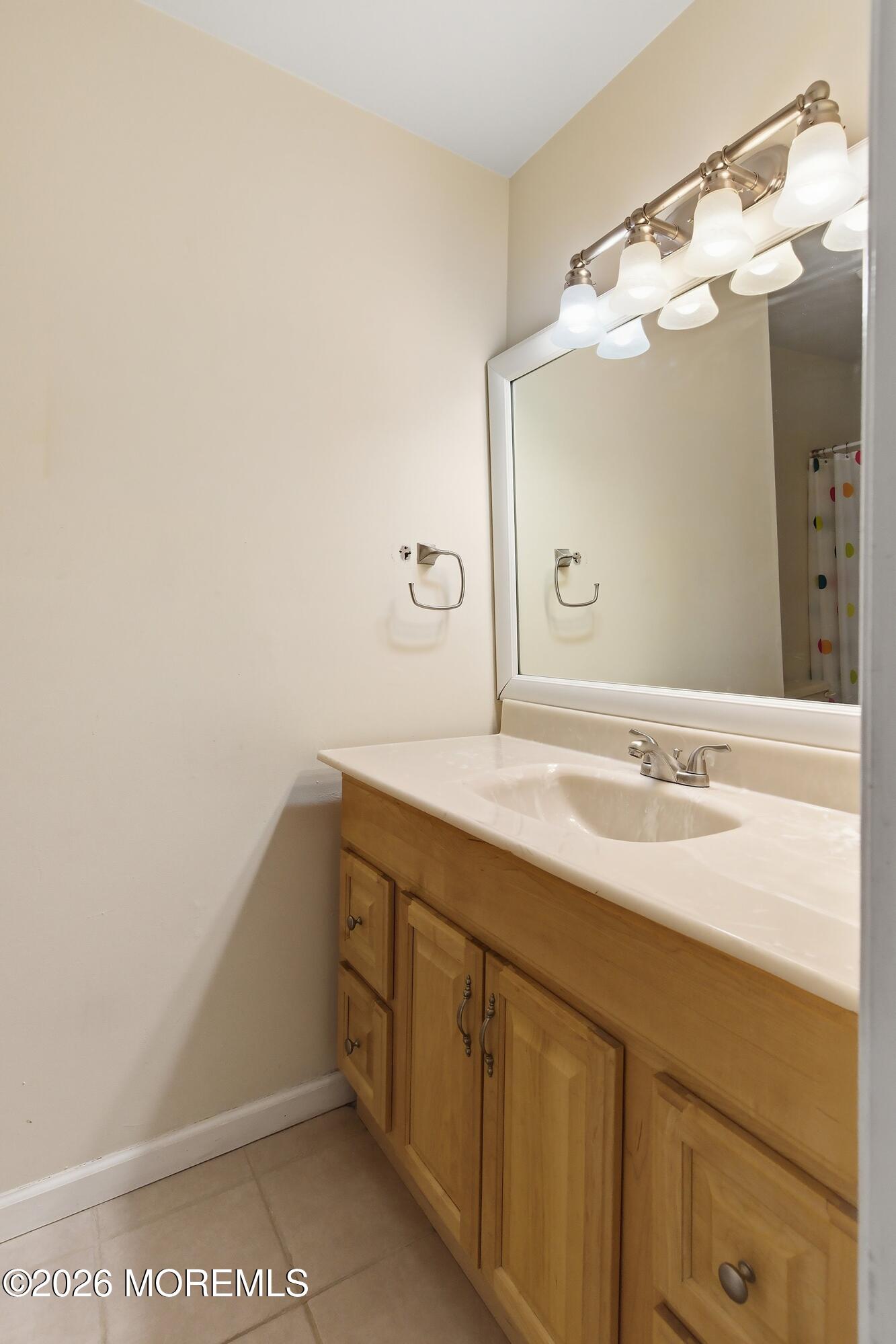 40 Lexington Circle Matawan, NJ 07747 - Photo 23 of 27 36-Bath 2B