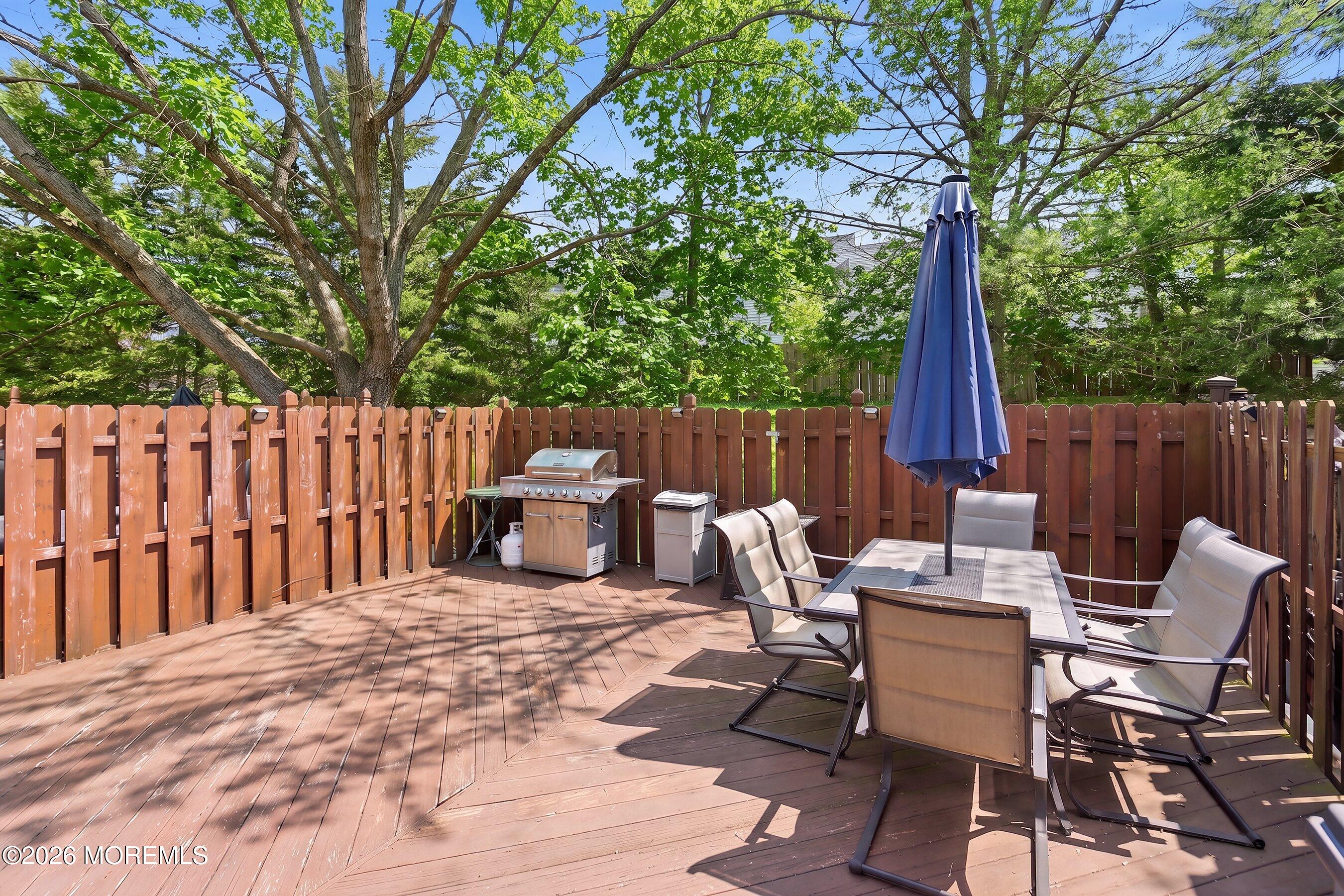 40 Lexington Circle Matawan, NJ 07747 - Photo 25 of 27 deck