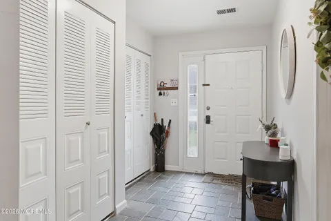 $530,000 | 40 Lexington Circle, Matawan, NJ 07747