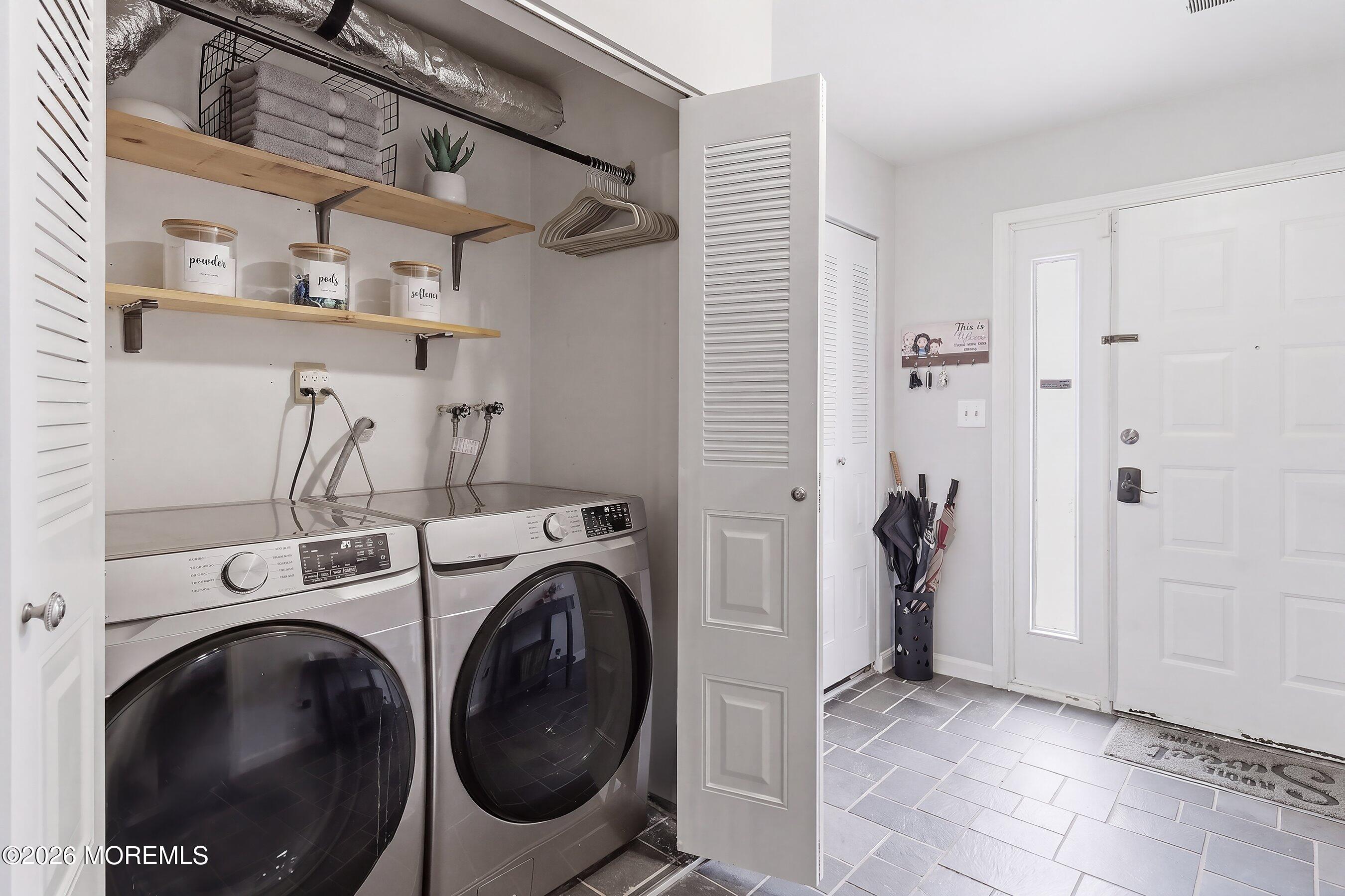 40 Lexington Circle Matawan, NJ 07747 - Photo 5 of 27 laundry