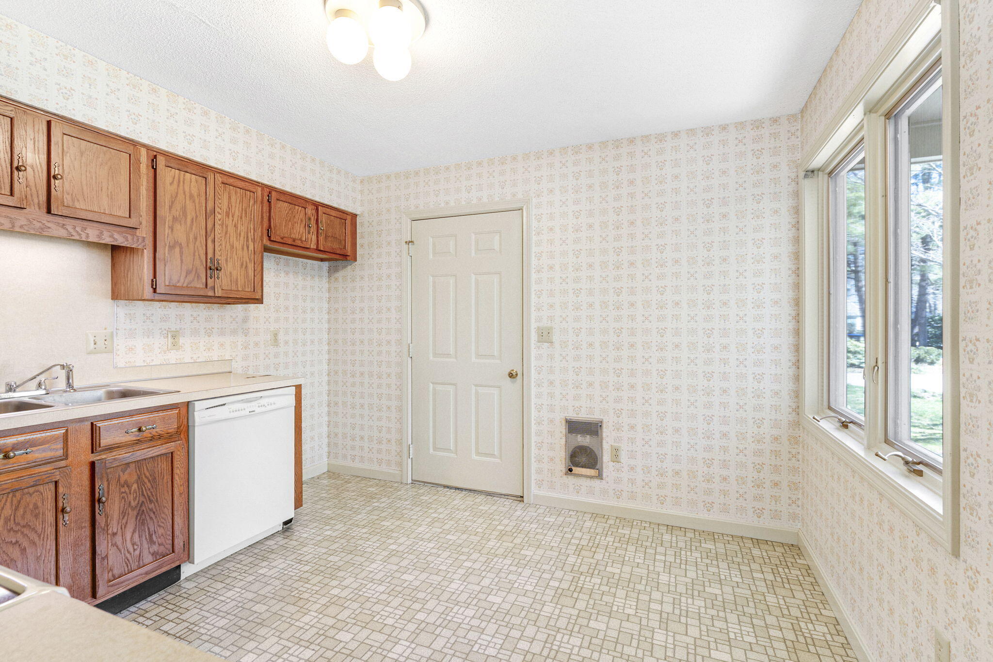 23 Foreside Common Road, Unit 23 Falmouth, ME 04105 - Photo 10 of 38 10-web-or-mls-23ForesideCommon-4