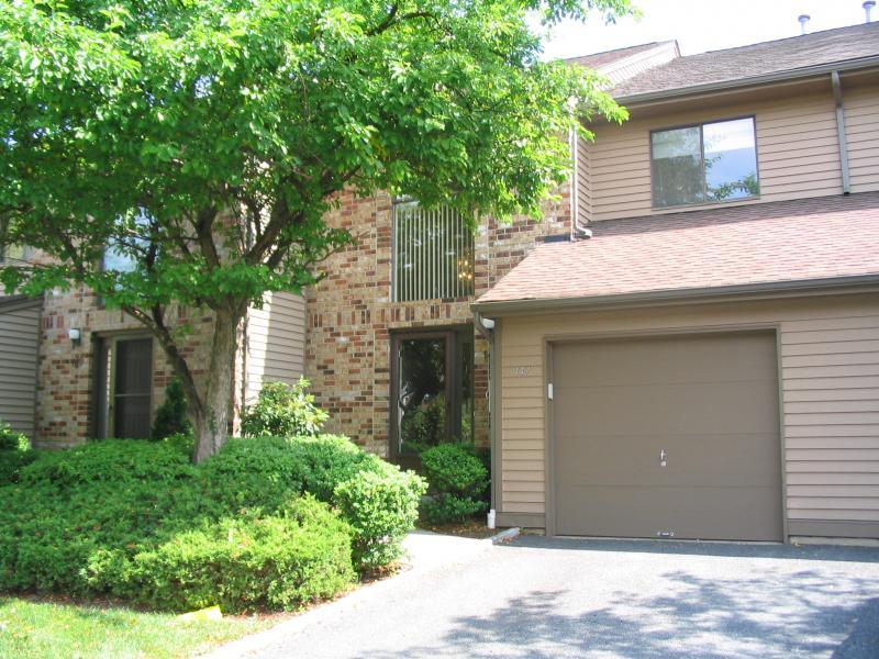 147 Castle Ridge Drive East Hanover, NJ 07936 - Photo 2 of 15