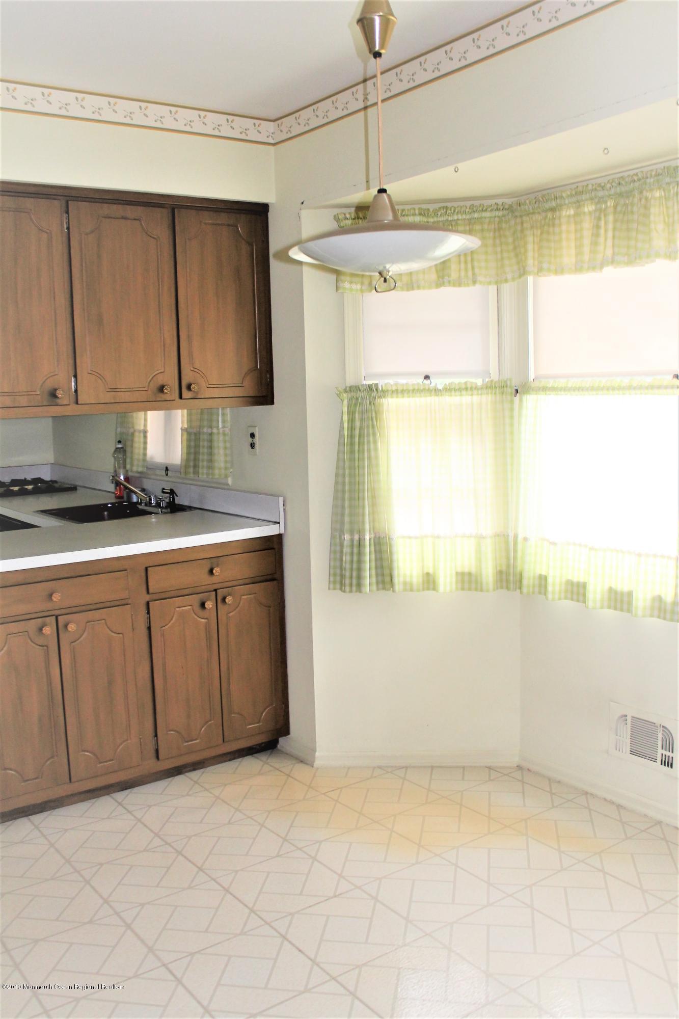 753 Colts Neck Road Freehold, NJ 07728 - Photo 7 of 24 eat in