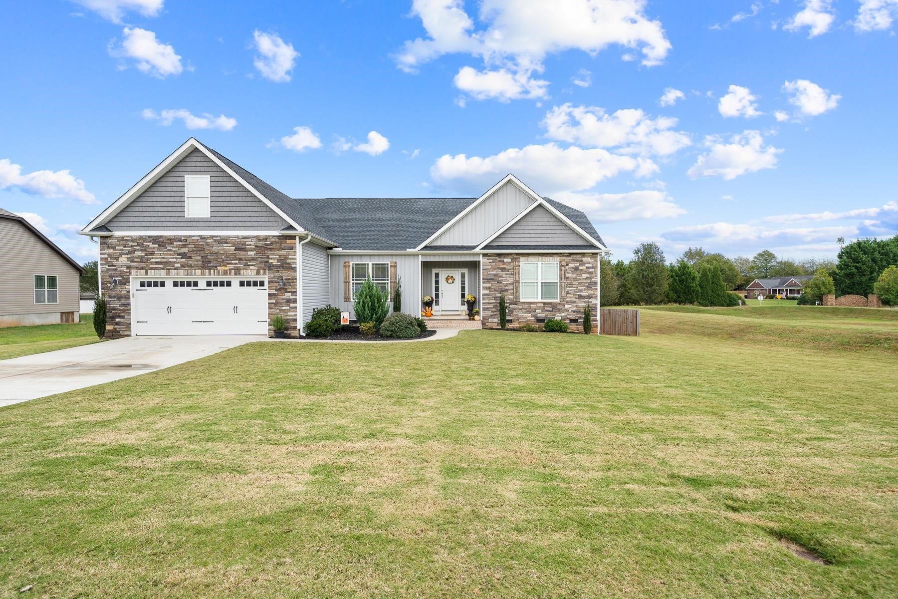 308 Welch Court Inman, SC 29349 - Photo 3 of 30