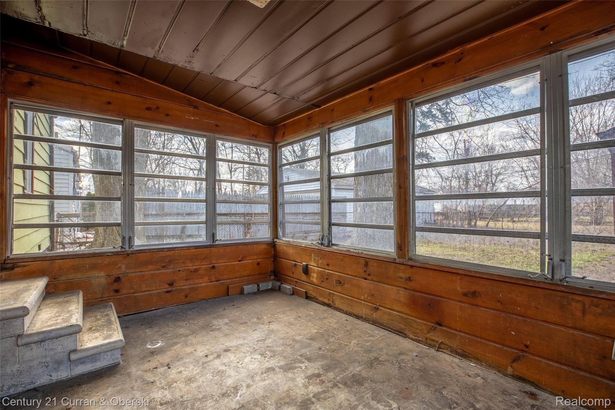 1446 Crescent Street Inkster, MI 48141 - Photo 16 of 20 21.Sunroom